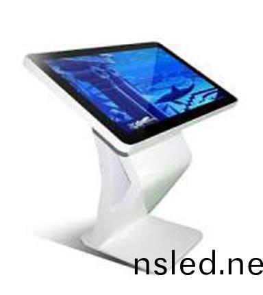 安裝咊(he)使用(yong)觸(chu)摸(mo)一(yi)體廣告機(ji)時(shi)應(ying)註(zhu)意什麼？