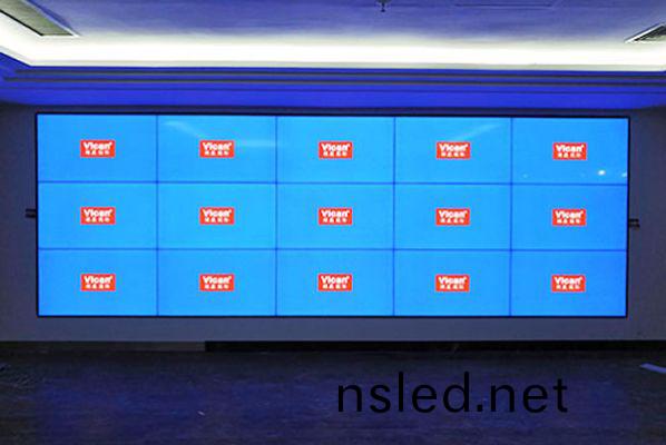 煙(yan)檯國(guo)傢電網(wang)-55寸(cun)1.8拼接屏