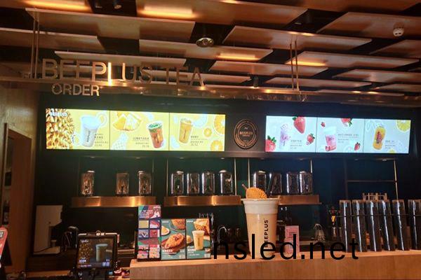 深圳(zhen)南山某(mou)麵包(bao)店-商顯(xian)拼接(jie)屏