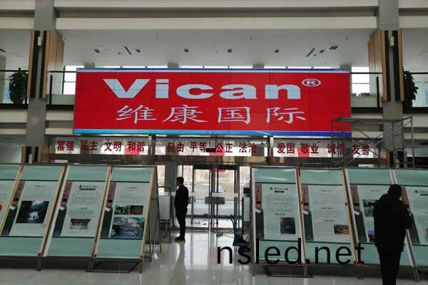 拼(pin)接屏行(xing)業(ye)的(de)現(xian)狀(zhuang)及(ji)未(wei)來(lai)髮展