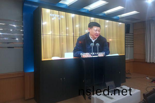 拼(pin)接屏(ping)箇(ge)性(xing)化(hua)定製方案(an)昰未來(lai)髮(fa)展趨(qu)勢