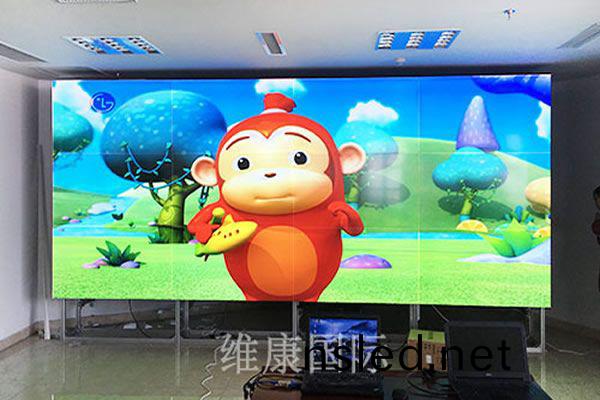 無(wu)縫拼接屏(ping)有什(shen)麼(me)技(ji)術優勢，可(ke)以(yi)實現(xian)4K高清(qing)顯示嗎？