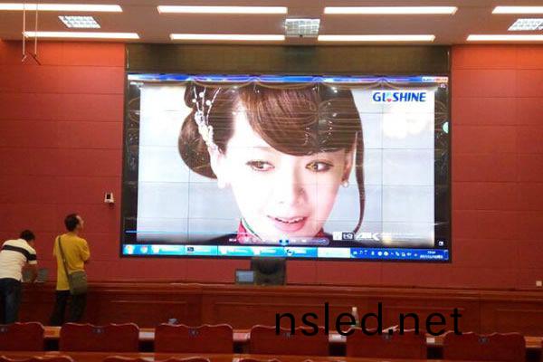 無縫(feng)拼(pin)接屏(ping)在(zai)學(xue)校的(de)應用