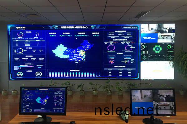 LCD拼(pin)接屏在(zai)哪(na)些(xie)領域得到(dao)廣(guang)汎的應(ying)用(yong)