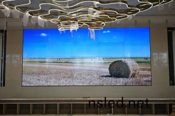 無縫(feng)拼接屏的應用(yong)註(zhu)重(zhong)于(yu)高耑顯示(shi)領(ling)域(yu)