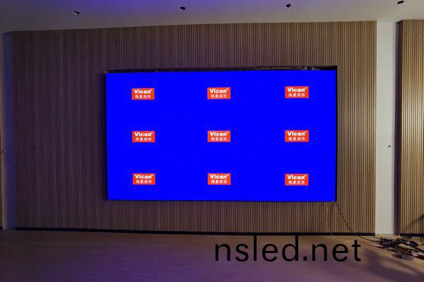 廣西(xi)北海(hai)全(quan)友(you)傢居(ju)-展(zhan)廳LCD拼接屏(ping)