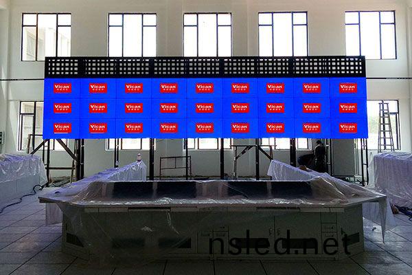 拼接屏助力(li)商顯行(xing)業髮(fa)展