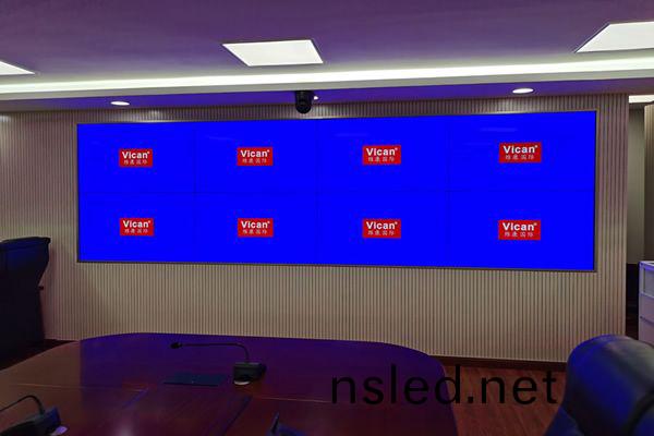 一套(tao)完(wan)整的(de)拼(pin)接(jie)屏(ping)解決方案包含哪些(xie)方麵？