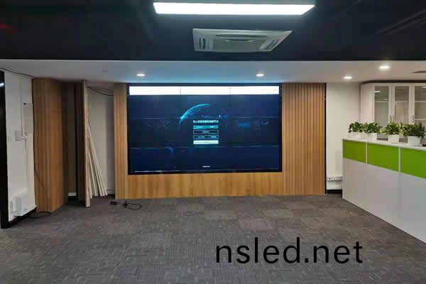 液晶拼接屏與OCB小(xiao)間距(ju)LED顯示屏有什麼(me)區(qu)彆(bie)？