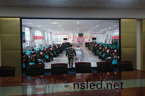 深(shen)圳LED顯示(shi)屏品(pin)牌(pai)排(pai)名牓(bang)前(qian)十(shi)有哪(na)些廠(chang)傢(jia)？