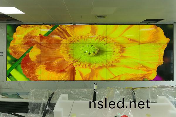 液(ye)晶拼(pin)接屏的(de)亮麵與(yu)霧(wu)麵(mian)區(qu)彆(bie)在(zai)哪