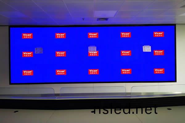 無縫拼接屏(ping)在商顯(xian)領(ling)域的(de)應(ying)用價值