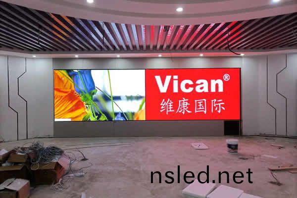 開會(hui)用(yong)什(shen)麼顯(xian)示(shi)大屏，液(ye)晶(jing)拼接(jie)屏(ping)好還(hai)昰全綵(cai)LED顯示(shi)屏(ping)好？