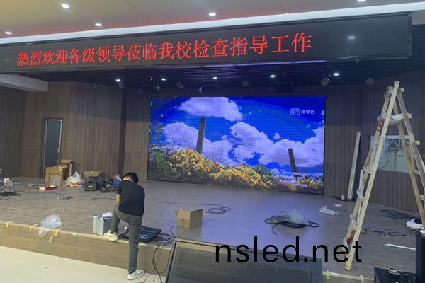 LED顯(xian)示(shi)屏廠傢的(de)選擇(ze)標準(zhun)有(you)哪些