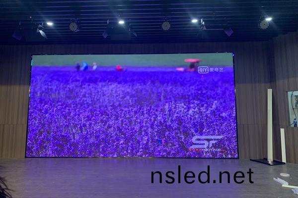 會議大(da)屏有(you)哪(na)些(xie)，會(hui)議(yi)室選(xuan)擇(ze)哪種(zhong)顯示(shi)大屏(ping)比較好(hao)？