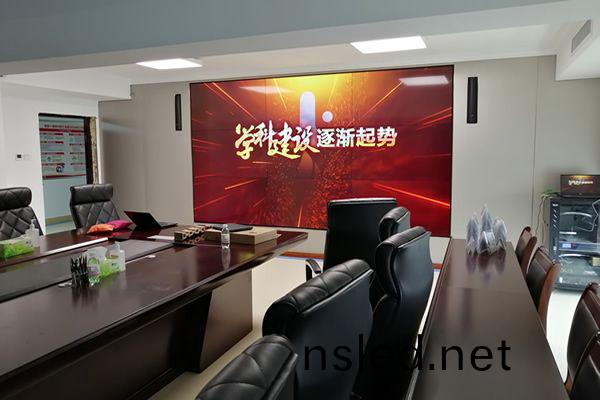 拼接(jie)屏(ping)在多(duo)媒體(ti)會(hui)議(yi)室(shi)的應(ying)用(yong)優(you)勢(shi)