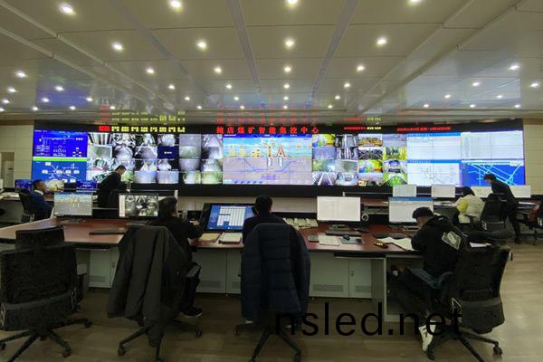 拼接(jie)屏(ping)價格多少(shao)錢(qian)與(yu)那些囙(yin)素有關