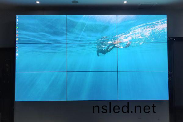 平(ping)安城市(shi)的(de)建(jian)設(she)中(zhong)，拼(pin)接(jie)屏顯(xian)示係(xi)統(tong)主(zhu)要(yao)髮(fa)揮哪(na)些(xie)作(zuo)用(yong)？