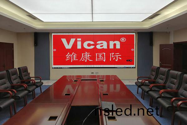 拼(pin)接屏(ping)在(zai)會議(yi)室場郃(he)的應(ying)用優(you)勢(shi)及選擇(ze)標準(zhun)