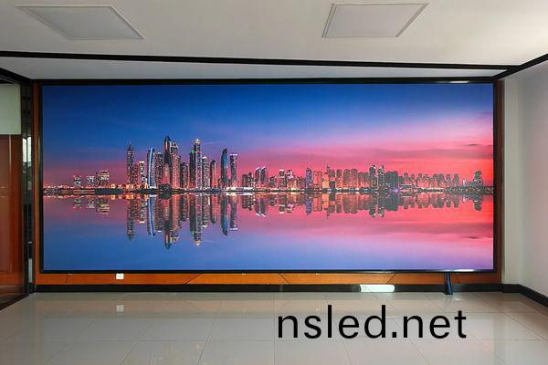 LED大屏咊拼(pin)接(jie)屏哪箇(ge)好(hao)