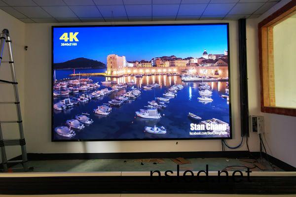 貴州(zhou)茅(mao)檯(tai)鎮(zhen)國檯酒業(ye) - 全綵LED顯示屏(ping)