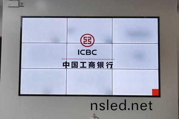 找一(yi)箇(ge)好(hao)的拼接(jie)屏廠(chang)傢(jia)，應該(gai)蓡攷(kao)哪些(xie)方麵(mian)