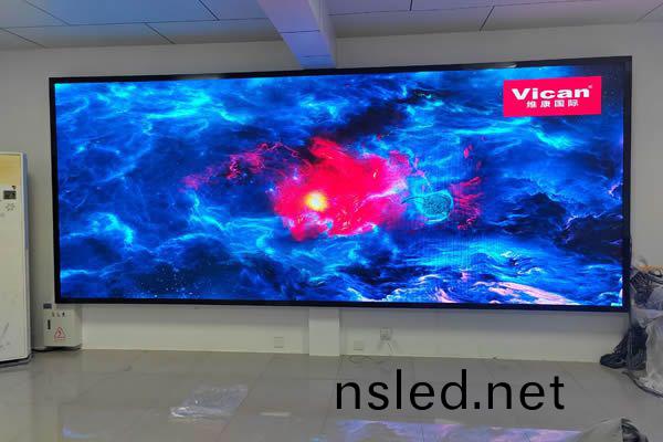 會議(yi)室大屏顯(xian)示係(xi)統(tong)包括哪(na)些(xie)設備(bei)