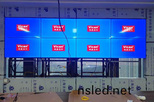 科技(ji)的(de)快速髮(fa)展，拼(pin)接屏可以更(geng)好(hao)的螎(rong)入到(dao)工(gong)作(zuo)與(yu)生活中