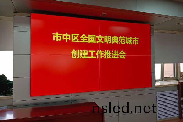 拼(pin)接屏(ping)價(jia)格多少錢(qian)由哪些蓡(shen)數(shu)決(jue)定(ding)？