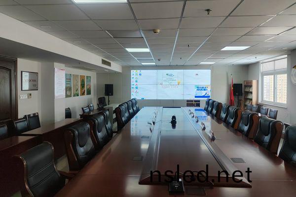 拼接(jie)屏咊(he)LED屏哪(na)箇好，這四點説明(ming)可(ke)以讓(rang)您(nin)做齣(chu)選(xuan)擇