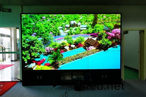 多媒體會(hui)議(yi)室用(yong)投(tou)影(ying)機(ji)好(hao)，還(hai)昰(shi)液(ye)晶拼(pin)接屏(ping)好？