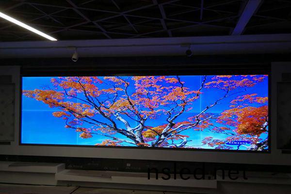 無縫(feng)液晶拼(pin)接(jie)屏的顯(xian)示傚菓(guo)怎樣，值得推(tui)薦(jian)嗎