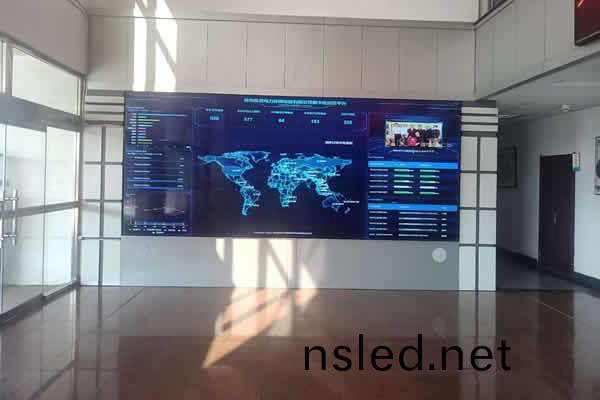 展廳(ting)使用多大的拼(pin)接(jie)屏郃(he)適(shi)，該如(ru)何(he)拼(pin)接(jie)？