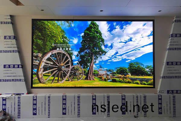 LED顯(xian)示(shi)屏(ping)可(ke)以(yi)噹電(dian)視機使用嗎？