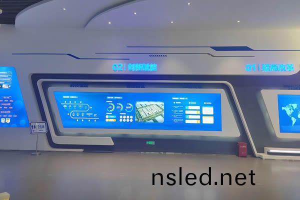 濟(ji)南市(shi)某(mou)城(cheng)市(shi)展廳 - 高(gao)清LED顯(xian)示屏(ping)