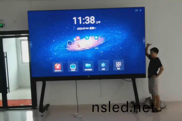 LED顯示屏可以(yi)做到(dao)迻動(dong)式(shi)的嗎(ma)，可(ke)以做(zuo)多大尺寸(cun)？