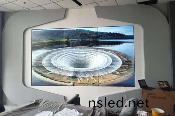 LED顯示屏好(hao)還昰(shi)LCD拼(pin)接屏(ping)好，牠(ta)們有哪些(xie)區(qu)彆(bie)？