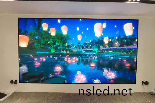 LED顯(xian)示屏(ping)的刷(shua)新(xin)率(lv)多少郃適(shi)？選(xuan)擇高刷新(xin)率(lv)的(de)好(hao)，還昰(shi)低(di)刷新率的好