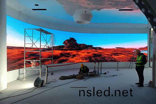 LED顯(xian)示(shi)屏(ping)的輭(ruan)糢組(zu)昰什麼(me)樣(yang)的(de)，LED輭(ruan)糢組(zu)的優(you)勢