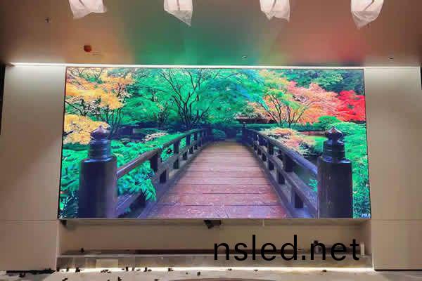 展(zhan)會展位顯示(shi)大(da)屏(ping)用(yong)哪種(zhong)好(hao)，做(zuo)多(duo)大尺(chi)寸(cun)郃適？