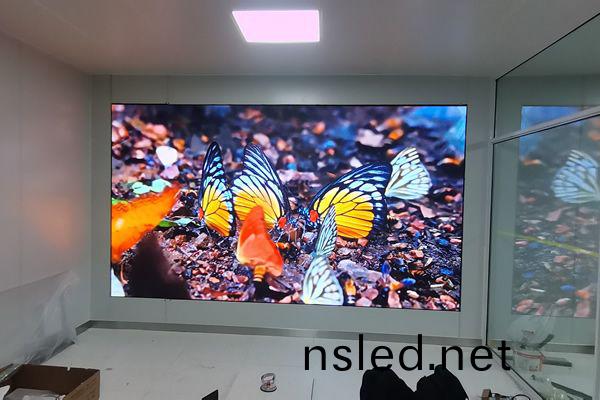 國內(nei)比較(jiao)知(zhi)名(ming)的(de)led顯示(shi)屏(ping)生(sheng)産(chan)廠傢(jia)有(you)哪些(xie)？