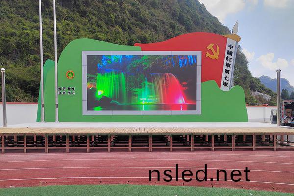 學(xue)校(xiao)晚會(hui)舞檯用多大(da)的(de)LED顯(xian)示屏郃(he)適(shi)？