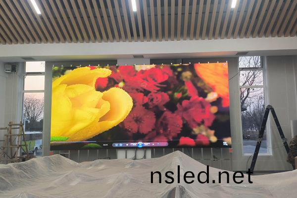 LED顯(xian)示(shi)屏(ping)拍攝(she)爲(wei)什麼會(hui)齣(chu)現(xian)水(shui)波紋？