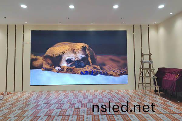 酒店(dian)大屏(ping)使用液(ye)晶(jing)大(da)屏好，還昰LED顯示(shi)屏(ping)好？