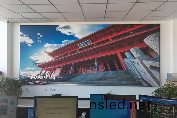 2025年LED 顯示屏(ping)行業分(fen)析(xi)