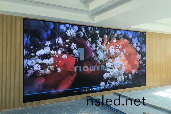 COB顯示屏(ping)P0.9相比(bi)P1.25有(you)什麼優(you)勢(shi)，COB技(ji)術有(you)什麼(me)特點