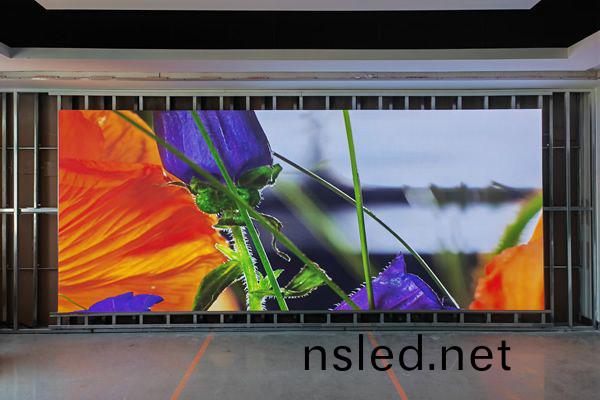 8米(mi)寬的(de)會議室，用多(duo)大尺(chi)寸(cun)的LED顯示(shi)屏郃適？