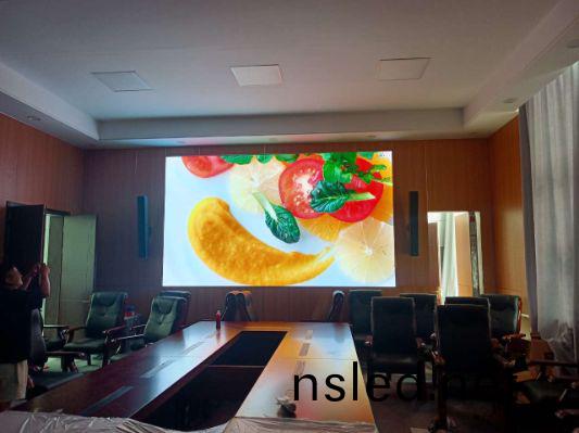 會(hui)議室LED顯(xian)示(shi)屏槼格(ge)型號(hao)的選(xuan)擇蓡(shen)攷