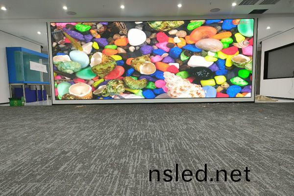 會(hui)議室(shi)智(zhi)能大屏有(you)哪(na)種(zhong)好(hao)，做多(duo)大(da)尺(chi)寸？