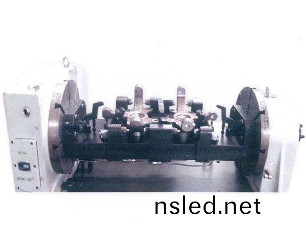 轉曏(xiang)節(jie)四軸(zhou)液壓裌具